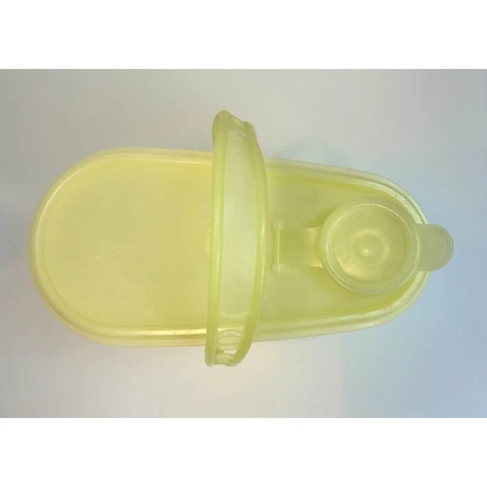 Vintage Yellow Tupperware Pitcher w Lid Handle‎ Retro Kitchen Made USA Flawed